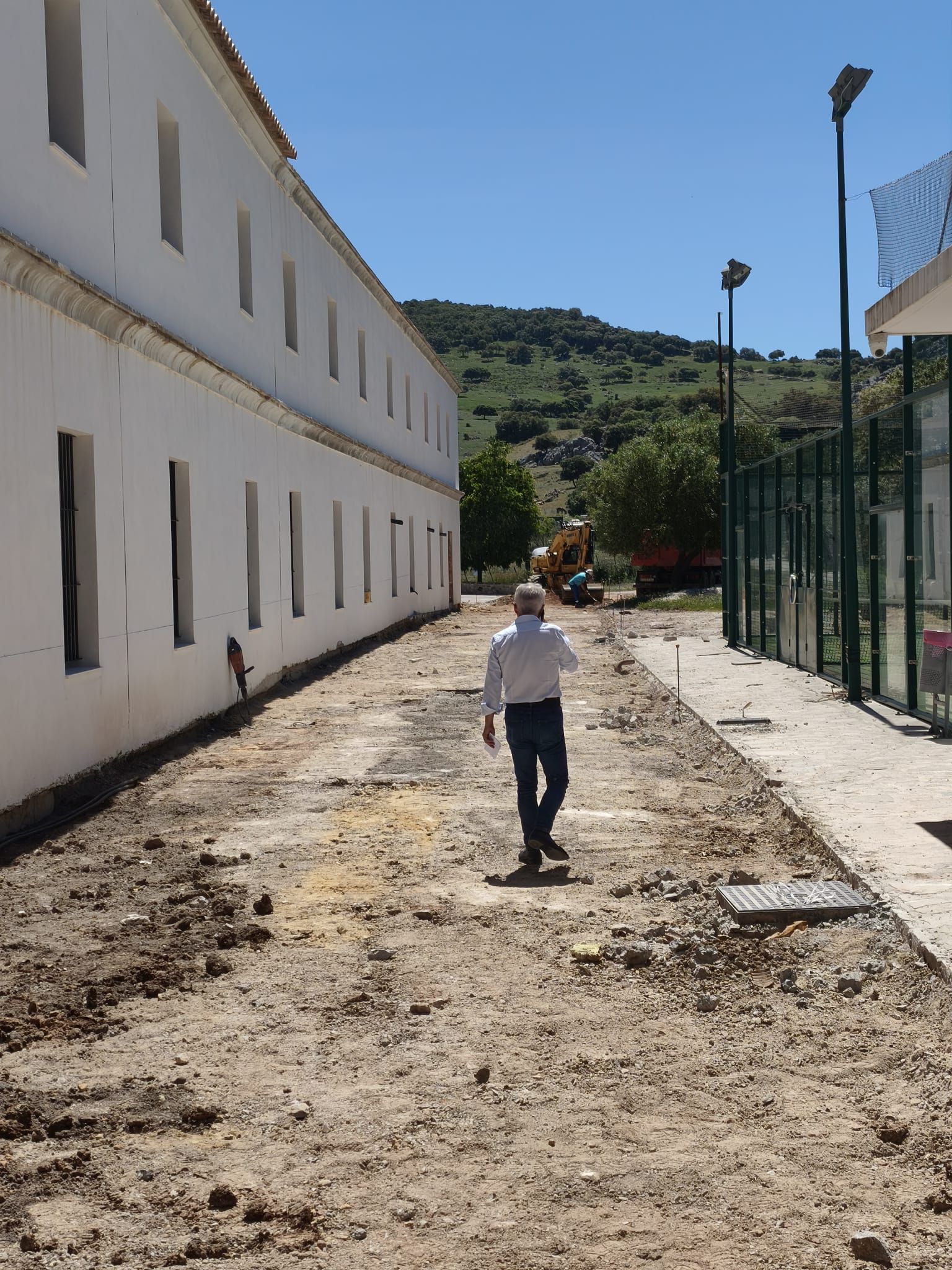 EL AYUNTAMIENTO DE VILLALUENGA DEL ROSARIO EJECUTA LA REURBANIZACIÓN DE LA ALBARRADA