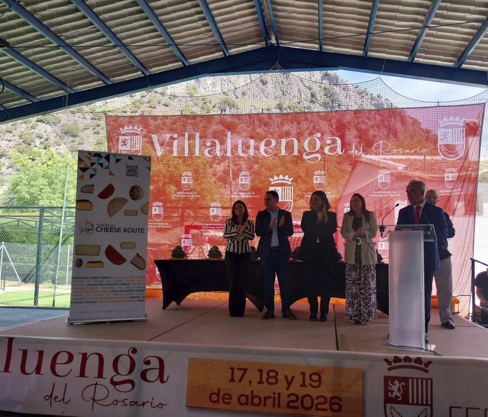 VILLALUENGA DEL ROSARIO CELEBRA LA MAYOR CATA DE QUESO DE ESPAÑA